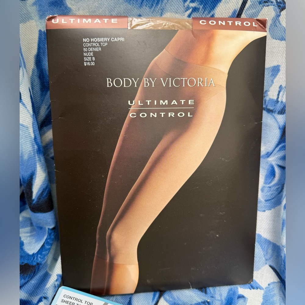 LOT of 6 Victoria’s Secret & More Hosiery Six Pair Vintage in Original Packaging